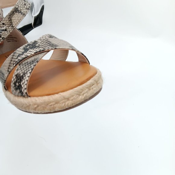 A.N.A GRAY BLAZE SNAKESKIN PRINT SANDALS SIZE 9M - Picture 4 of 16